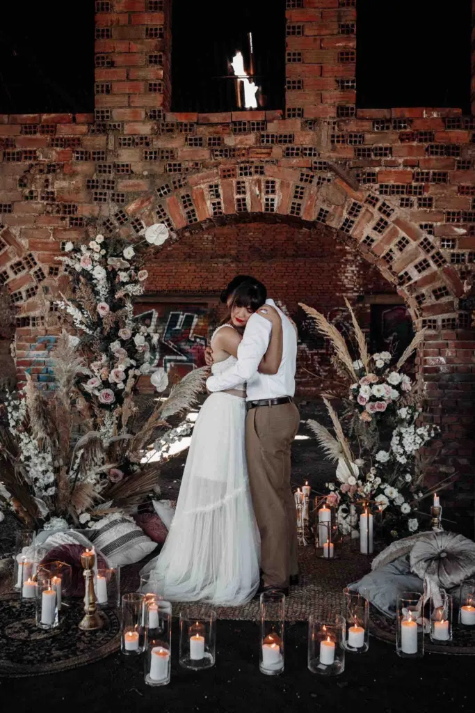 Centro de mesa floral para boda elegante