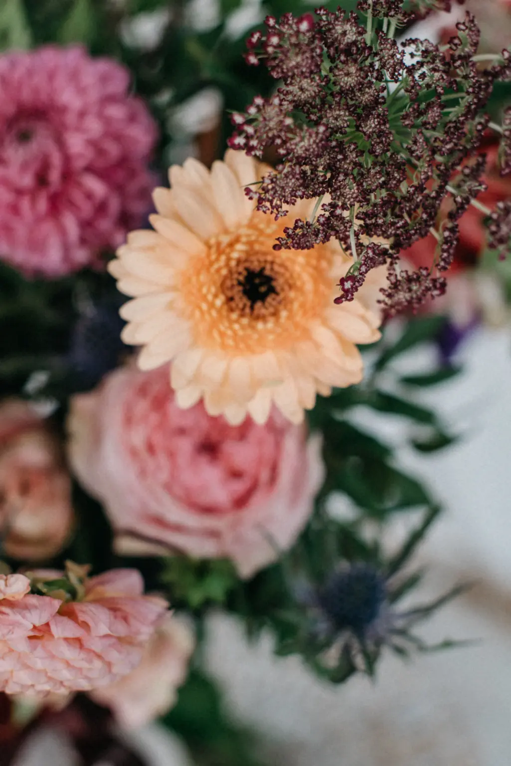 Ramo De Flores en Tonos Alegres (foto 1) · Francesca Lattanzi, floristería en Madrid